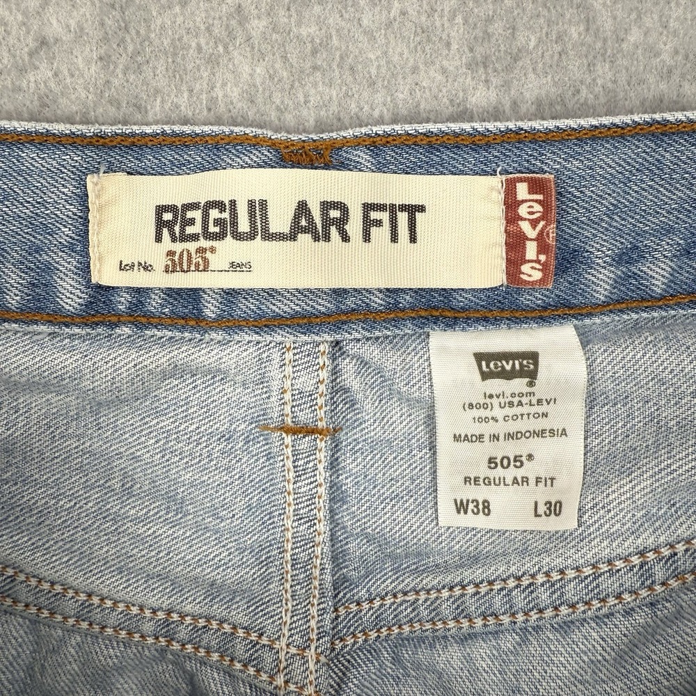 Vintage Levis Jeans Mens 38x30 Light Wash 505 Regular Straight Leg Y2K Denim - Picture 8 of 14